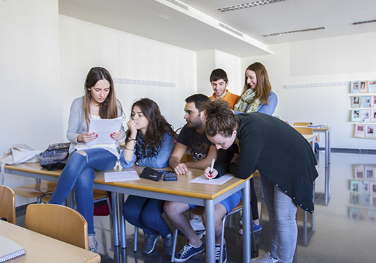 Obert el termini per a sol·licitar les beques del Ministeri d'Educació per al curs 2022-2023